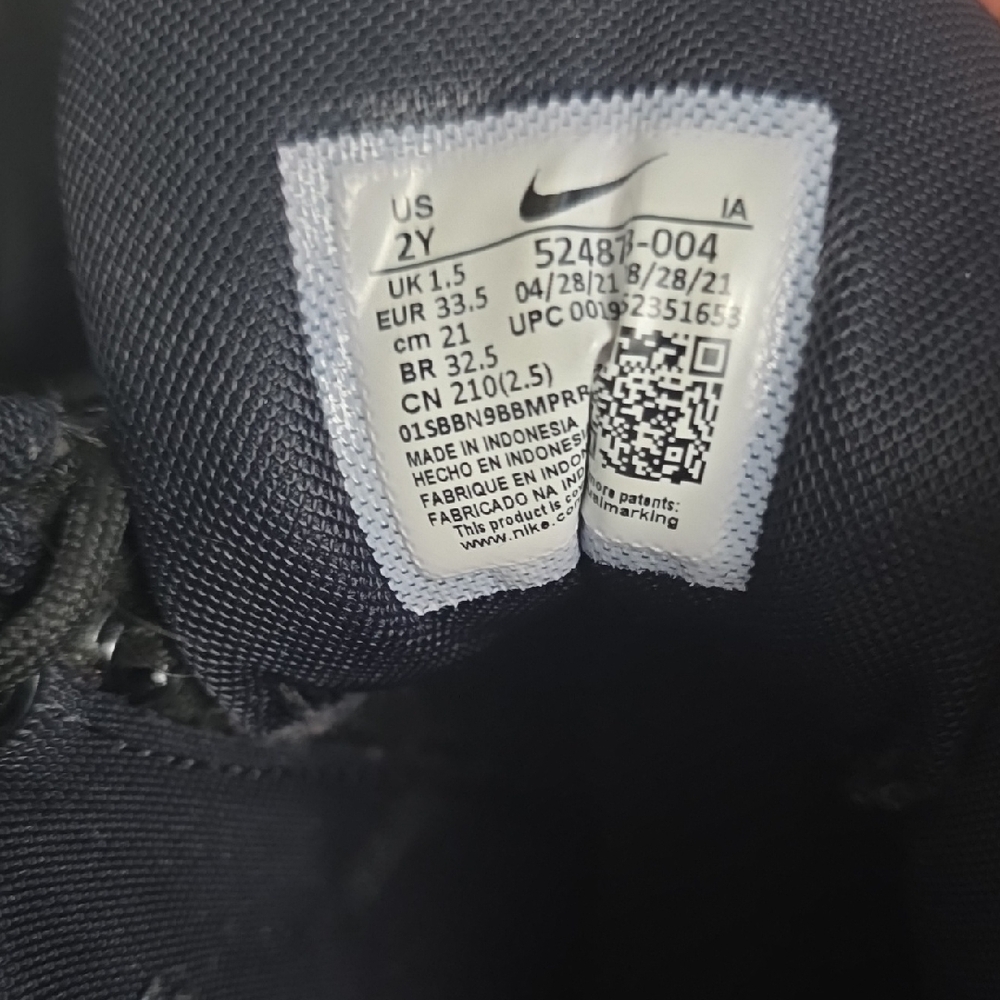 Nike Kids Black ACG Boots - Picture 6 of 7